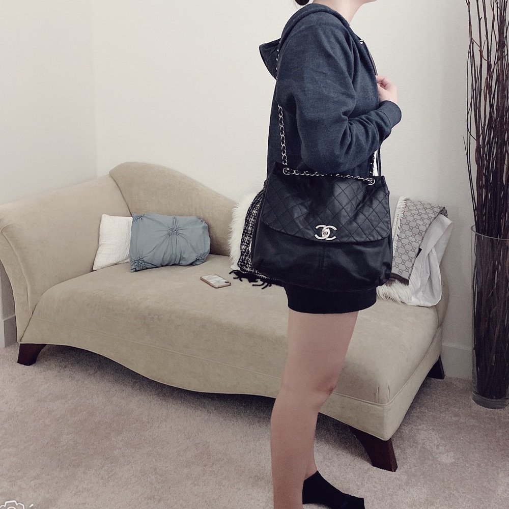 💓Sold💓Chanel Calf Skin large flap tote - Picture 8 of 8